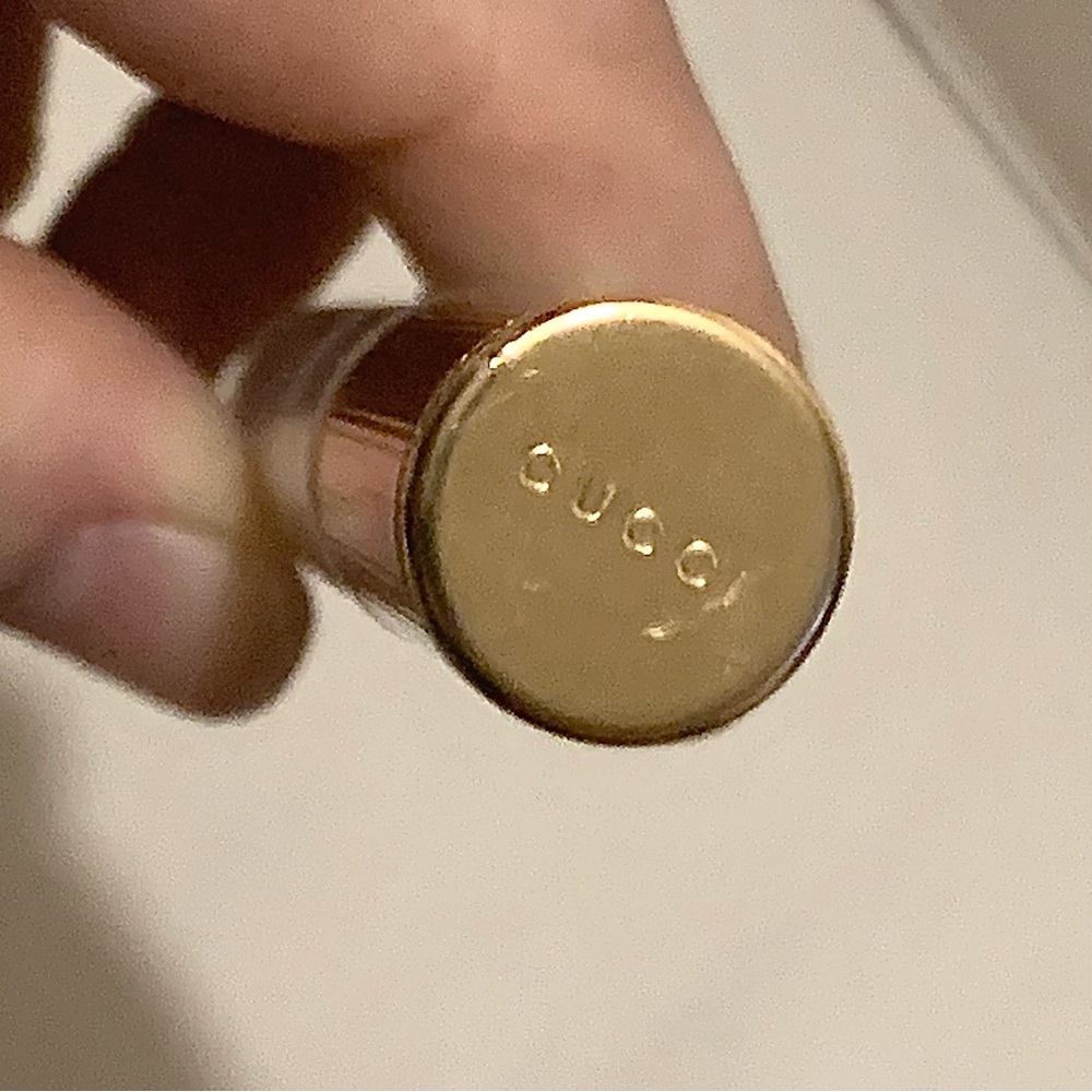 GUCCI Hydrating Plumping Lip Gloss Clear Color 117 Joslyn Clair EUC OBO - Picture 6 of 7
